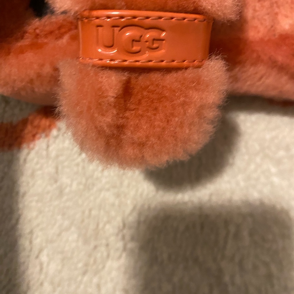 Ugg Fluff Yea Fur Slides. Sz 8. Coral - image 4